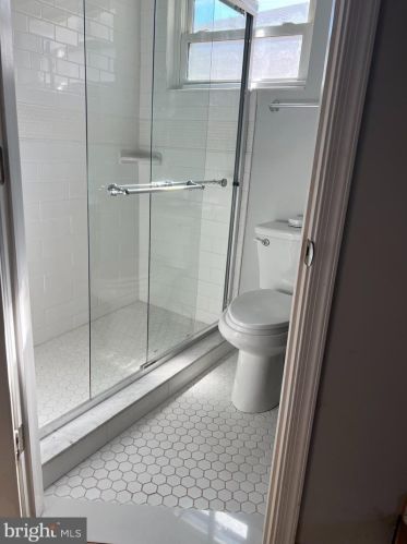 2545 Marshall St, Philadelphia PA 19148-4633 exterior