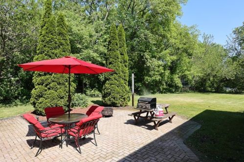 2022 Goldcrest Ave, Milwaukee, WI 53221-4227