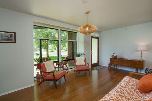 1502 Corona Dr, Austin TX  78723-2518 exterior