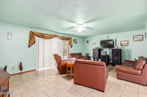 6182 Earll Dr, Phoenix AZ 85033-5841 exterior