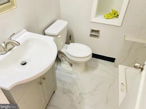 3239 Cottman Ave, Philadelphia PA 19149-1605 exterior