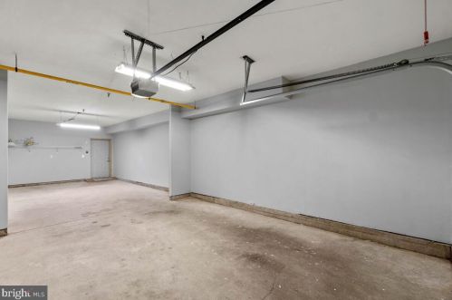 701 Fallsgrove Dr, Rockville MD 20850-8703 exterior