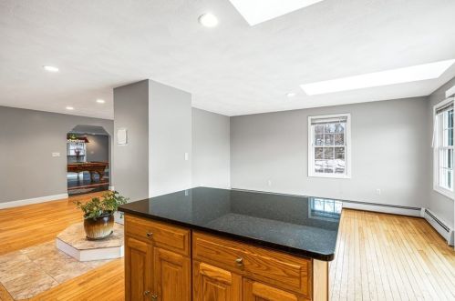 7 Azalea Ln, Peabody MA 01960-4602 exterior