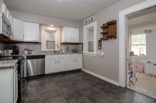 461 Park St, Grand Rapids MI 49525-2581 exterior