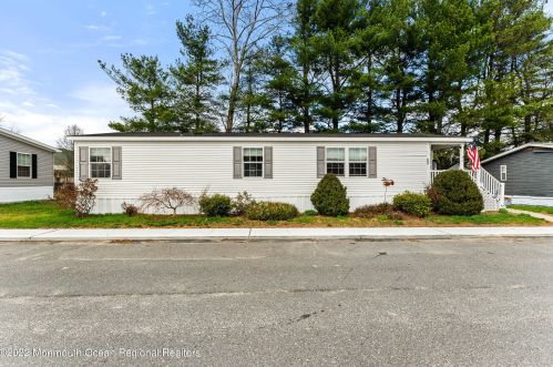 60 Southwind Cir, Jackson Twp, NJ 08527-2826