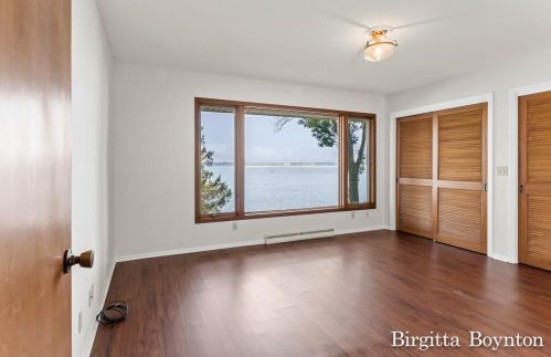 1661 Ruddiman Dr, Meskegon MI 49445-3041 exterior