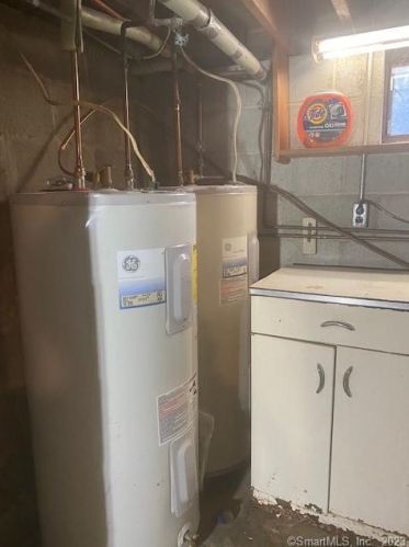 22 Pulaski St, Norwalk CT 06851-6140 exterior