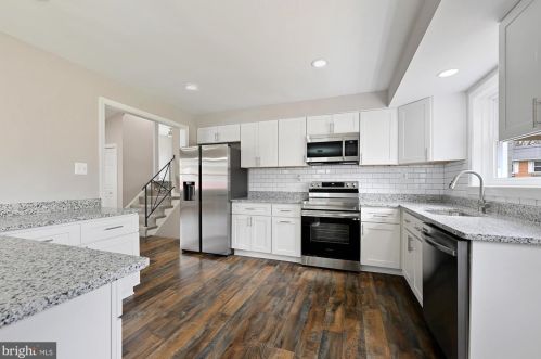 10700 Huntwood Dr, Silver Spring MD  20901-1524 exterior