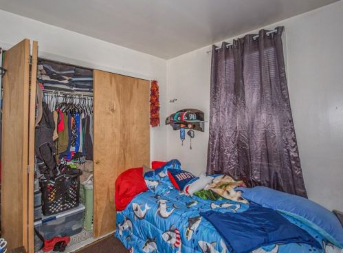 22 Loring St, Springfield MA 01105-2433 exterior