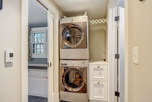 4112 Downer Ave, Milwaukee WI  53211-1713 exterior