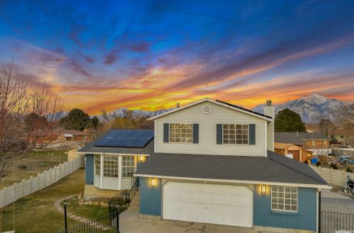 7529 Springbrook Dr, Taylorsville, UT 84084-3656