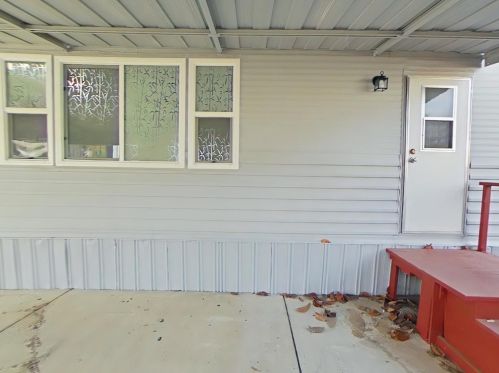 28 Shady Oaks Dr, Folsom CA 95630-1742 exterior