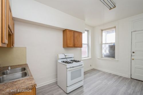 3252 Wabansia Ave, Chicago IL 60647-4937 exterior