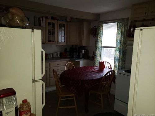 63 High St, Vernon CT 06066-6721 exterior