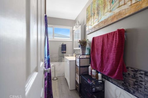 2124 Ash Ave, Fullerton CA  92833-3211 exterior