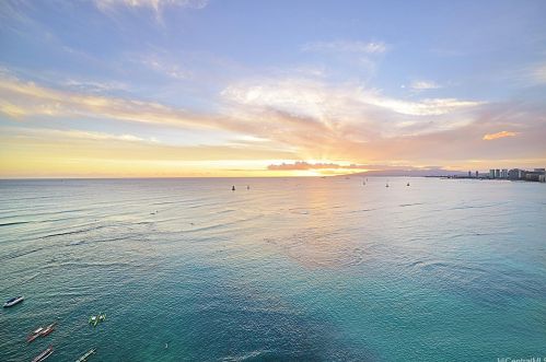 2895 Kalakaua Ave, Honolulu HI  96815-4093 exterior