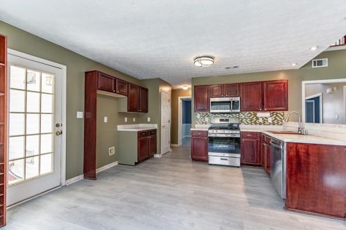 3070 Dogwood Crk Pkwy, Duluth GA 30096-7412 exterior