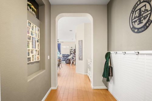 1072 La Paloma St, Turlock CA  95382-0485 exterior