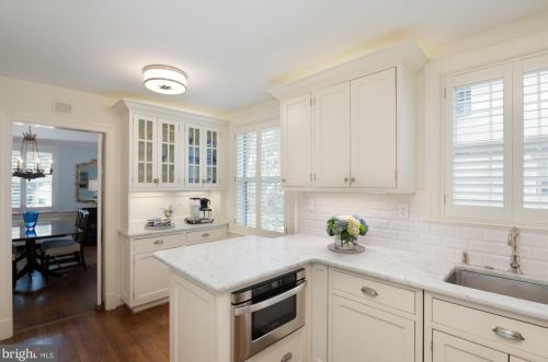 5103 Duvall Dr, Bethesda MD 20816-1871 exterior