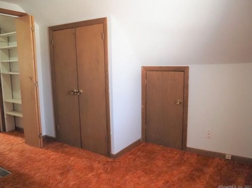 94 Hawthorne St, Manchester CT 06042-3021 exterior