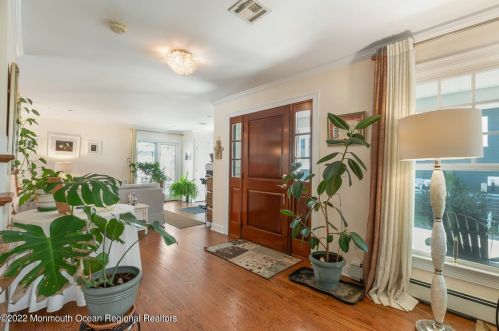 31 Park Ave, Locust, NJ 07760-1523