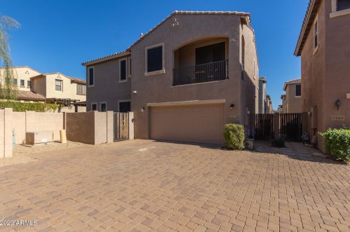 2376 Dusty Wren Dr, Phoenix AZ  85085-7032 exterior