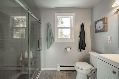 84 Spg St, Windsor Locks CT 06096-2207 exterior