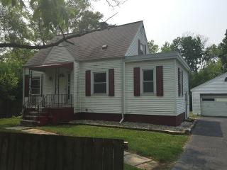 12831 Glen Flora Ave, Waukegan, IL 60085-1267