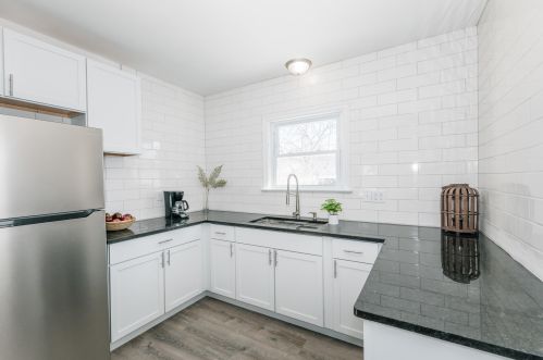 5742 40, Milwaukee WI 53221-3910 exterior