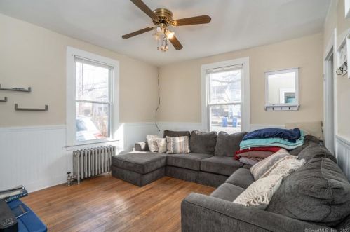 111 Eldridge St, Manchester CT  06040-5551 exterior