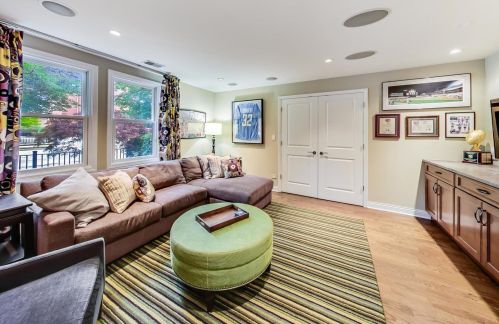 1032 Crosby St, Chicago IL  60610-2404 exterior