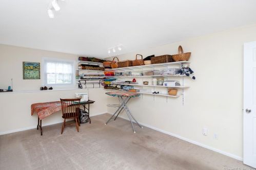 51 Pioneer Dr, Windsor CT exterior