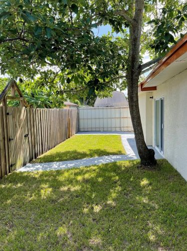 3213 Cherry St, Tampa FL  33607-3115 exterior