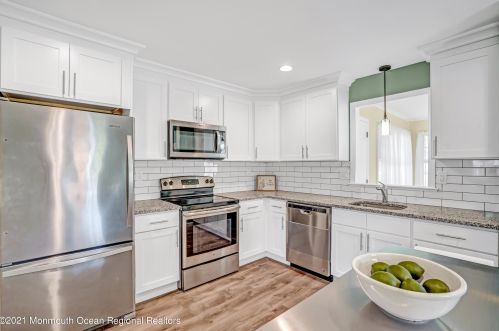 8 Leighton Ln, Lakehurst NJ  08759-6711 exterior