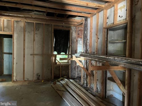 837 51st St, Philadelphia, PA 19143-3230