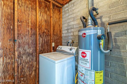 1221 Cinnabar Ave, Phoenix AZ 85020-1816 exterior