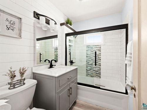 4625 5 St, Duluth MN 55807-2004 exterior