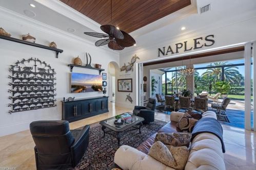 6357 Highcroft Dr, Naples FL 34119-8445 exterior