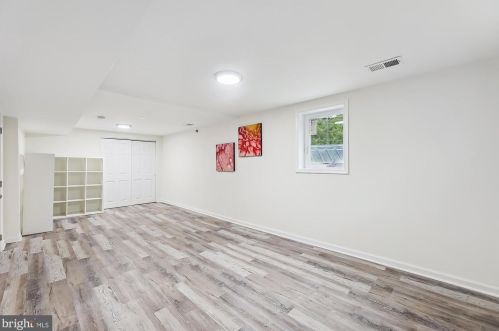 5117 Mount Vernon Memorial Hwy, Alexandria VA  22309-3319 exterior