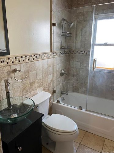 2401 Buck St, Bronx NY 10461-2901 exterior