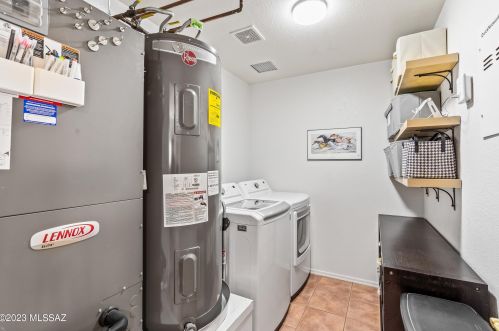 5245 Civano Blvd, Tucson AZ  85747-5744 exterior