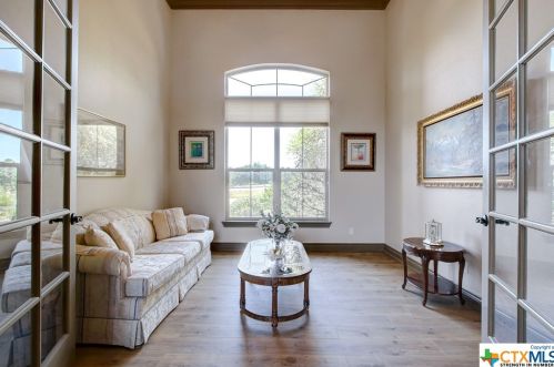 499 Mystic Pkwy, Spring Branch TX 78070-5417 exterior