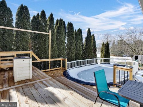 875 Indian Spg Dr, Lancaster PA 17601-6614 exterior