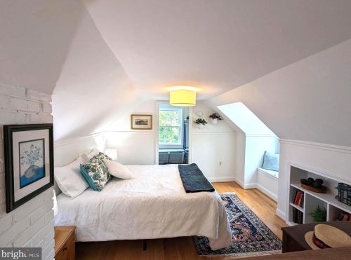 8436 Leaf Rd, Alexandria VA 22309-1708 exterior