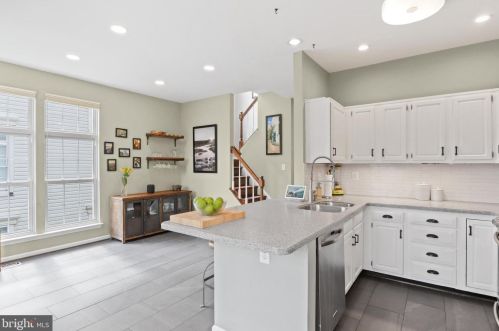 3809 Elbert Ave, Alexandria VA 22305-2042 exterior