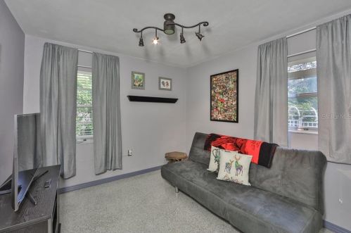 407 Bon Aire Ave, Tampa FL 33617-6322 exterior