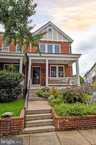 2426 Observatory Pl, Washington DC  20007-1814 exterior