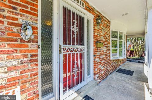 11616 Lovejoy St, Silver Spring, MD 20902-1634