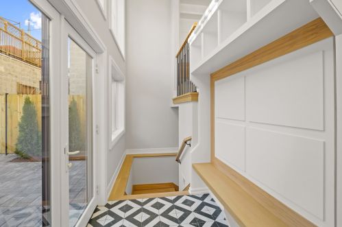 1323 Nelson St, Chicago IL 60657-3103 exterior