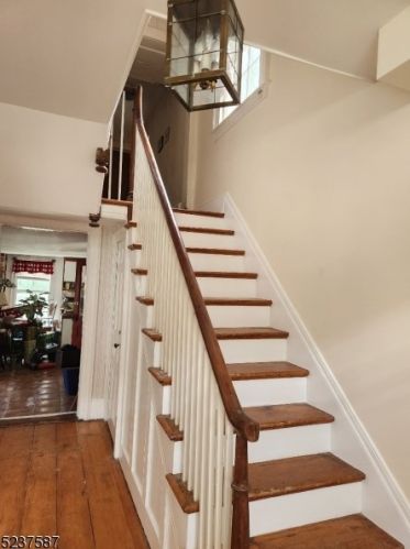 35 Main St, Clinton NJ 08809-1250 exterior